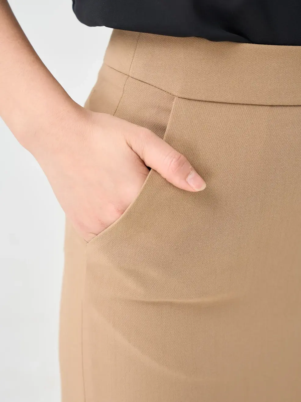 Chân Váy Nữ Dáng Ôm Túi Chéo - Nâu - S