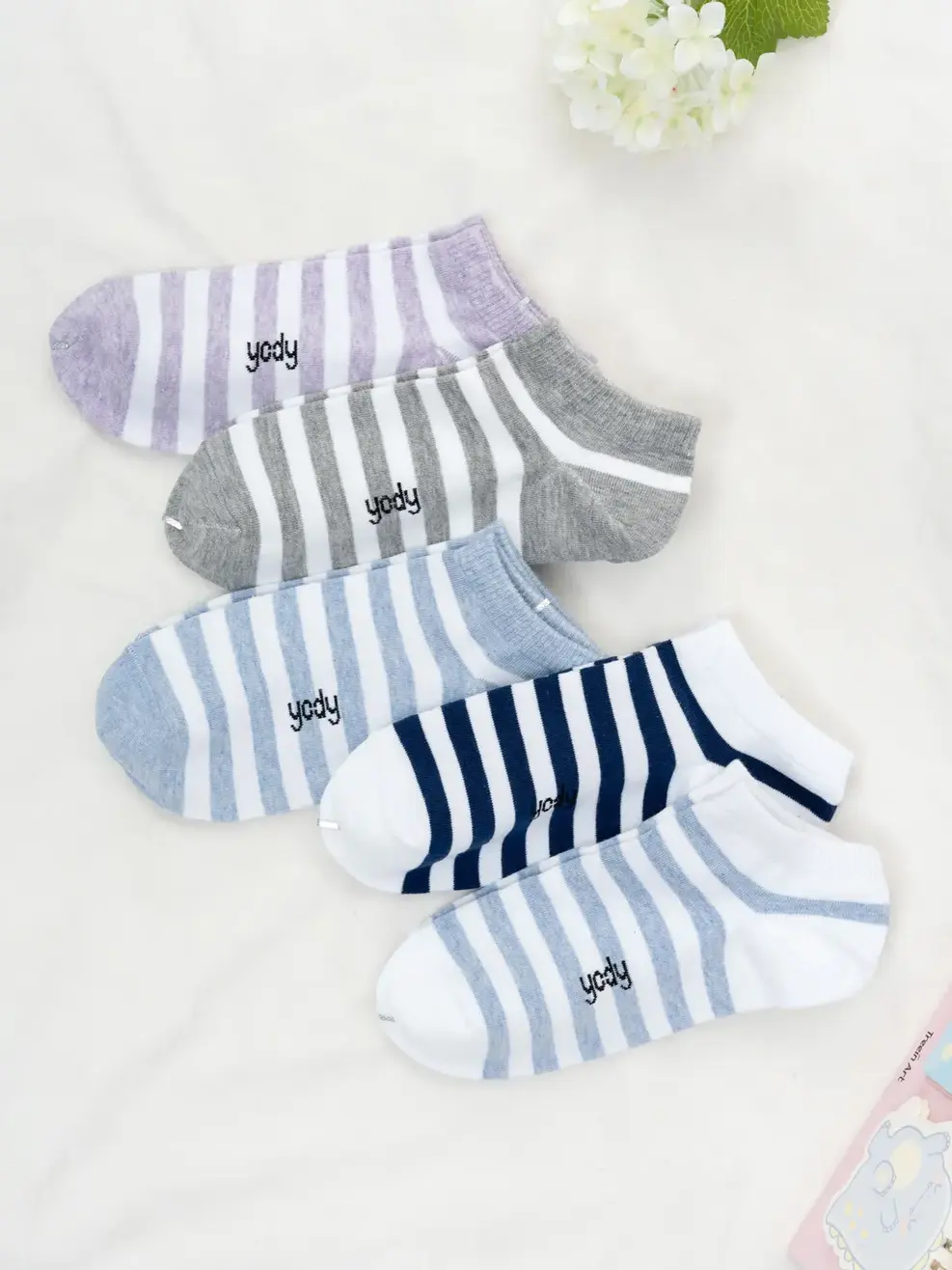 Hộp tất nữ cổ ngắn kẻ ngang nữ tính