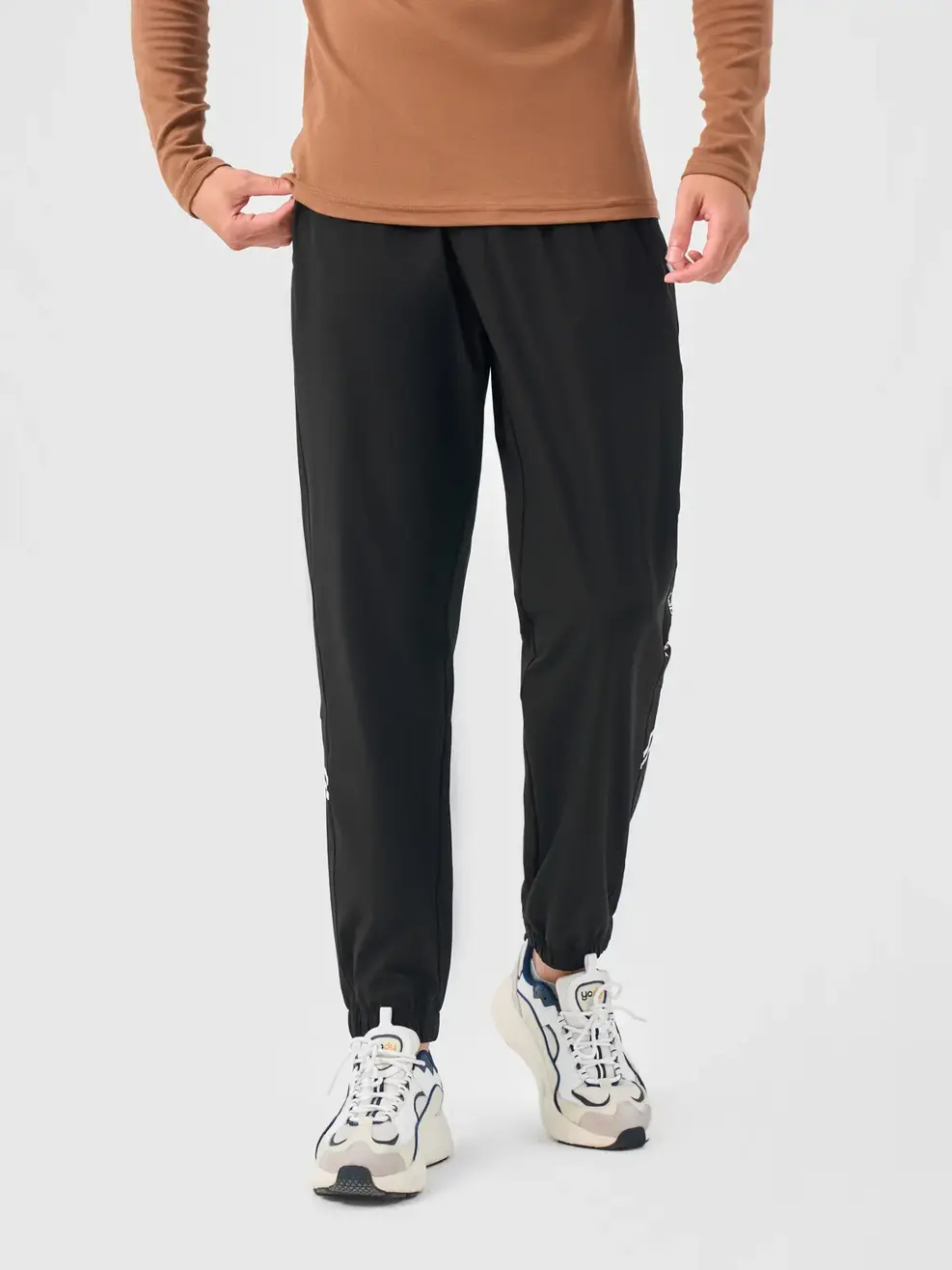 Quần Gió Thể Thao Nam Never Too Late  - Đen - M