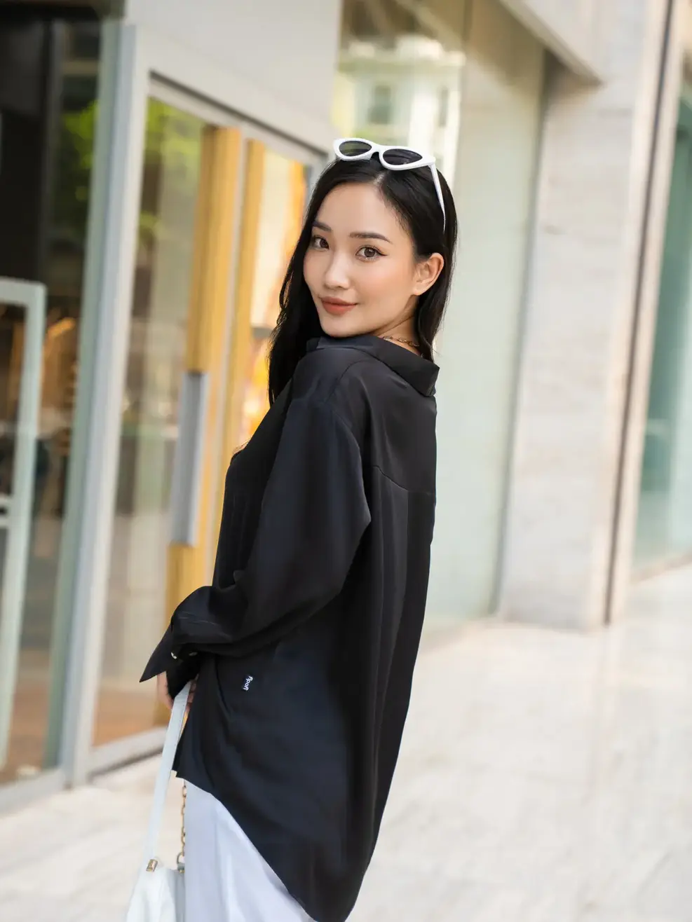 Áo sơ mi dài tay nữ lụa satin - Đen - S