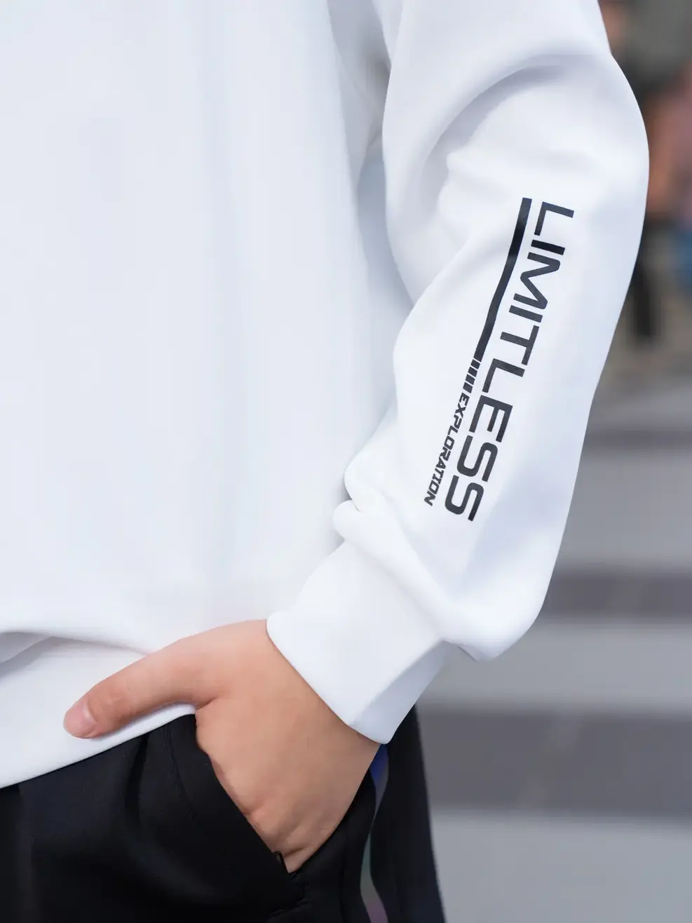 Áo Thun Thể Thao Trẻ Em Nỉ In Limitless - Trắng - 14