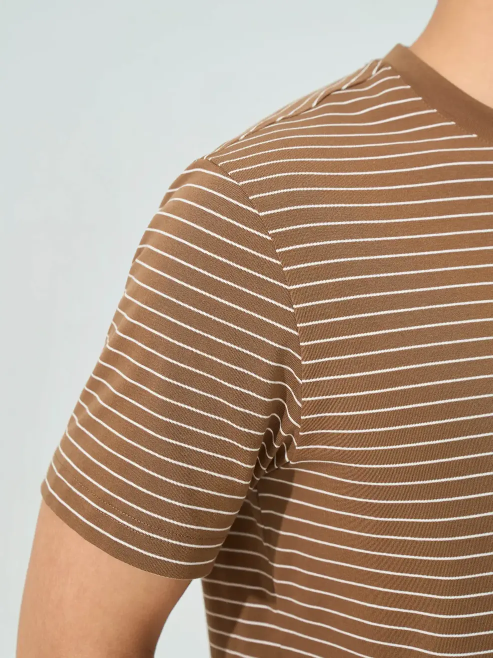 Áo Phông Nam Regular Họa Tiết Kẻ - Kẻ Nâu 128 - M