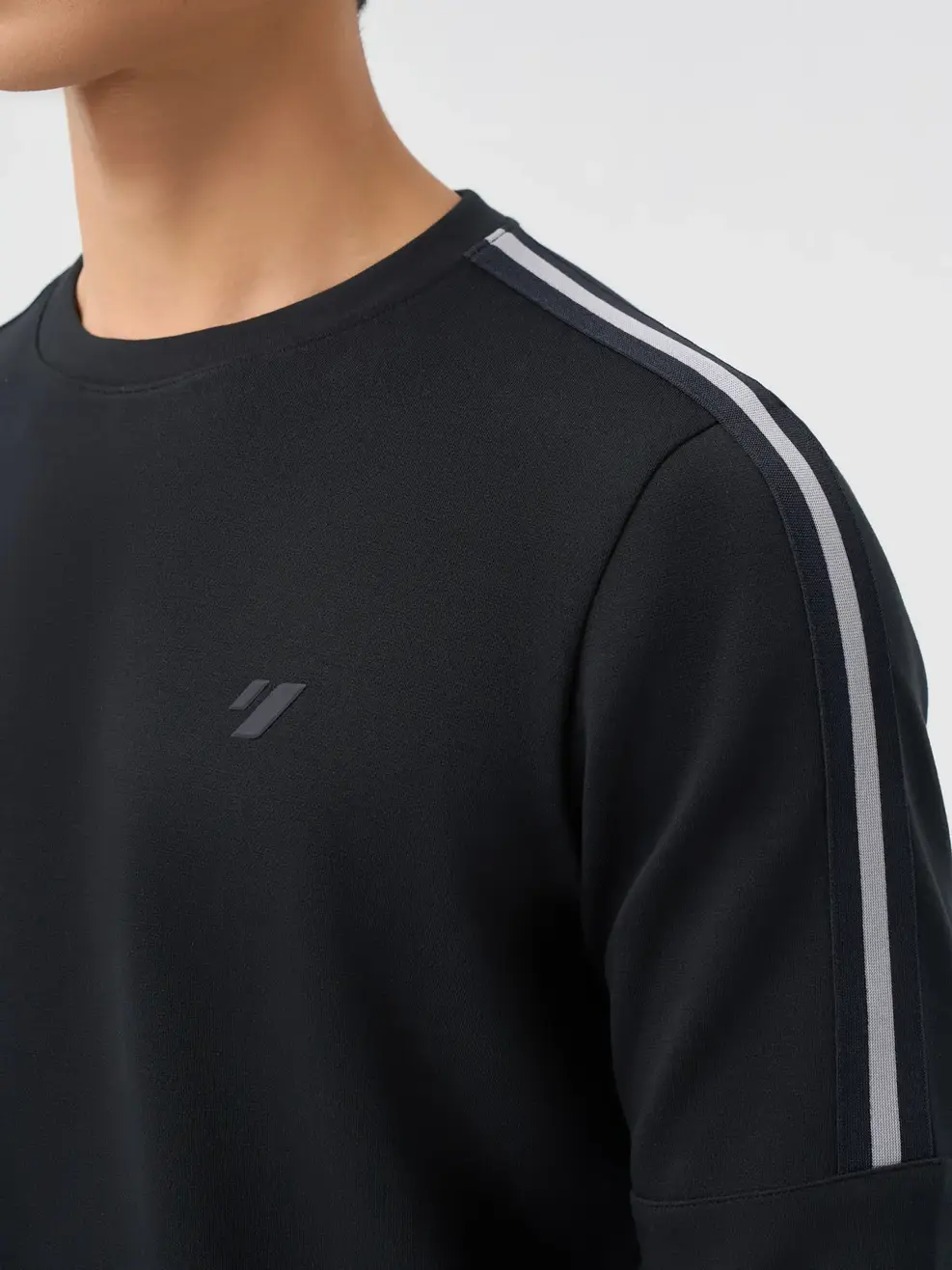 Bộ Đồ Nỉ Thể Thao Cổ Tròn Dây Dệt - ĐEN 002 - M