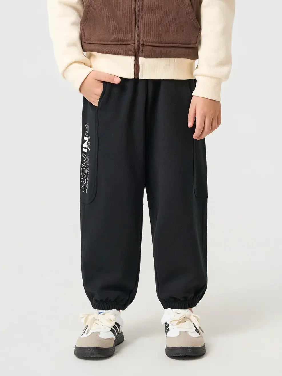 Quần Nỉ Kid Boy Moving Forward - ĐEN 002 - 110