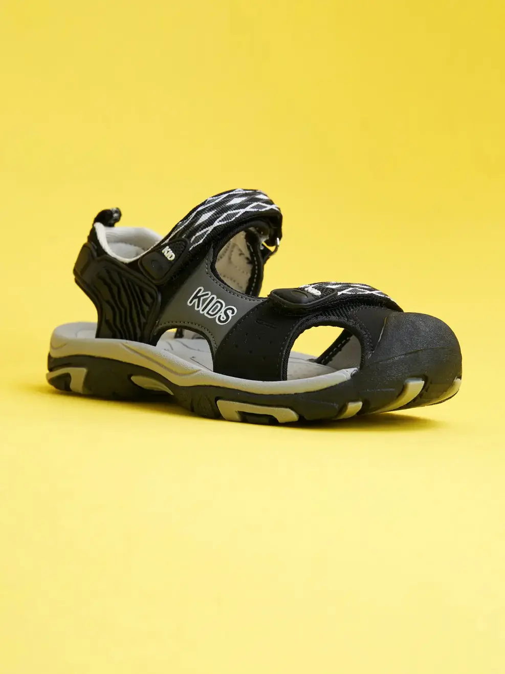 Dép trẻ em sandal bảo vệ ngón chân - Đen - 29