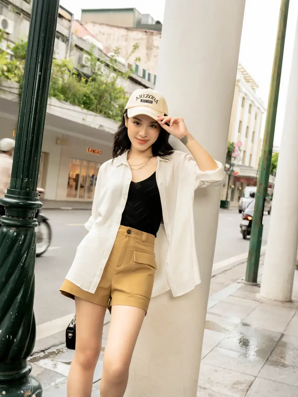 Quần sooc nữ kaki nắp túi - Nâu nhạt - S