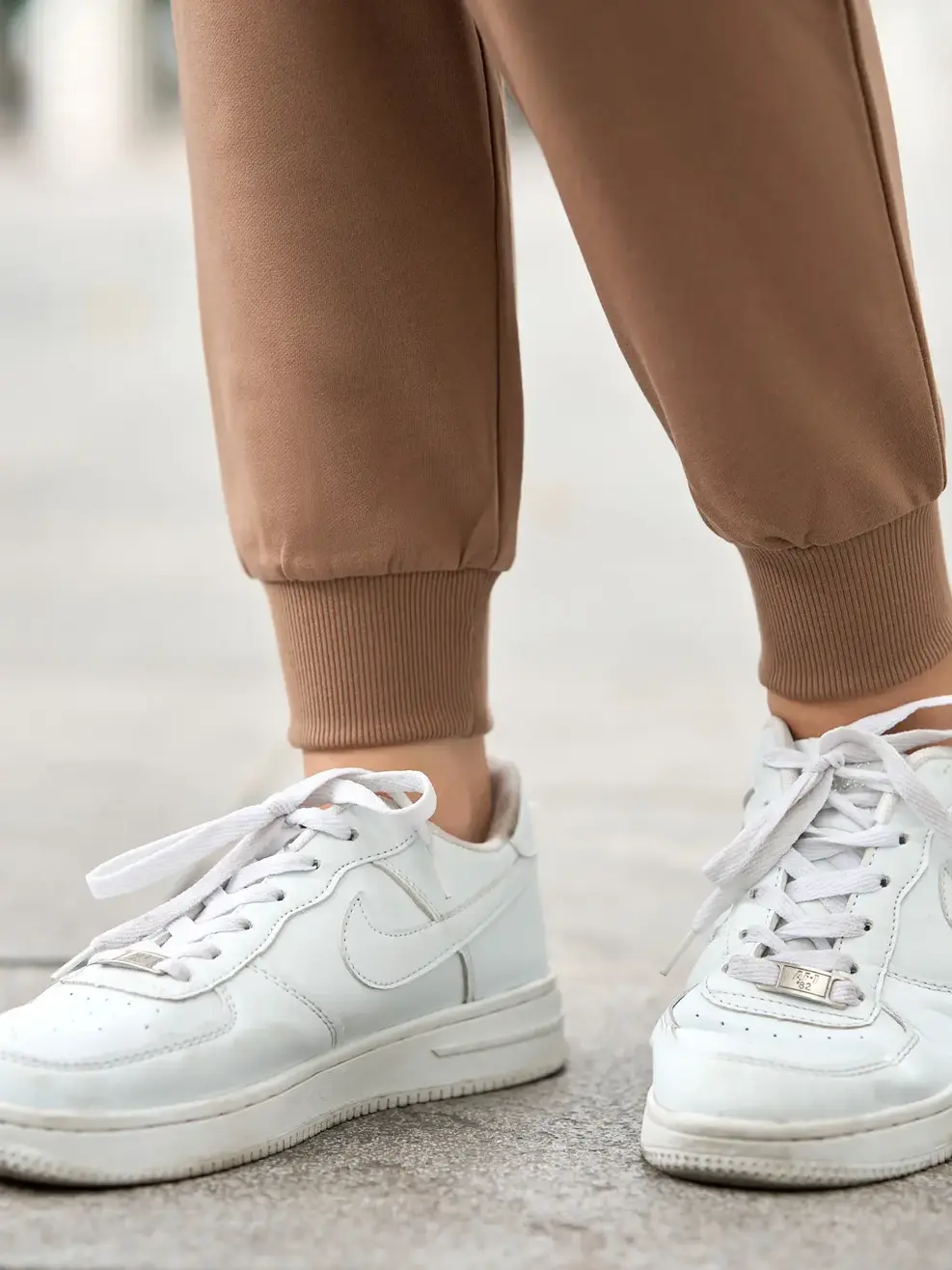 Bộ đông nữ in logo - Be phối nâu - S