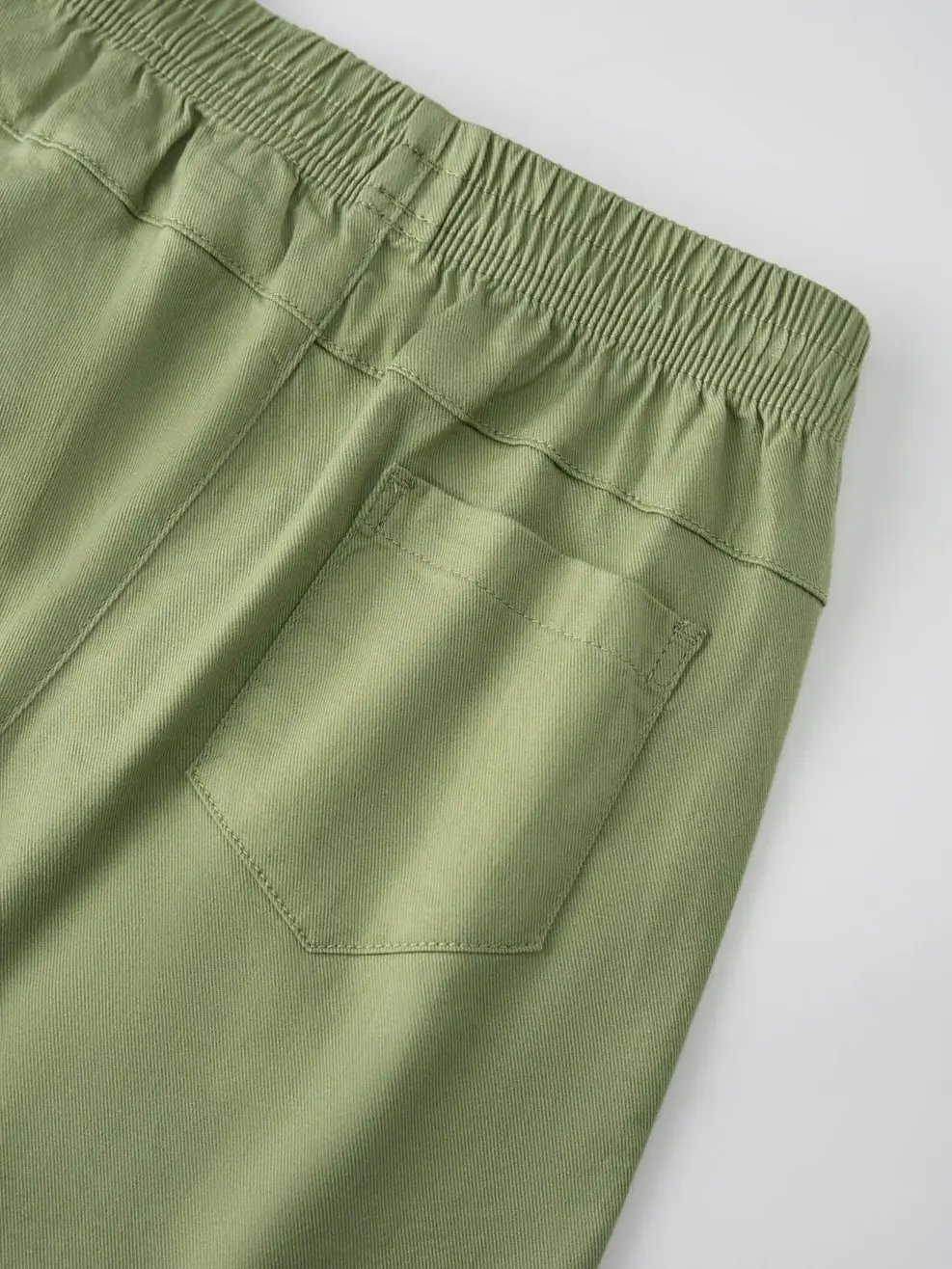 Quần Shorts Kaki Bé Trai Túi Hậu Ốp - Ôliu 006 - 8-9