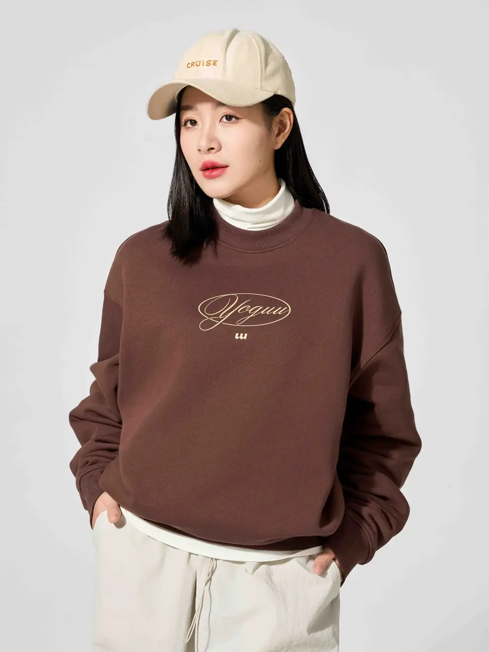 Áo Yoguu Sweater In Chữ - Nâu - 1
