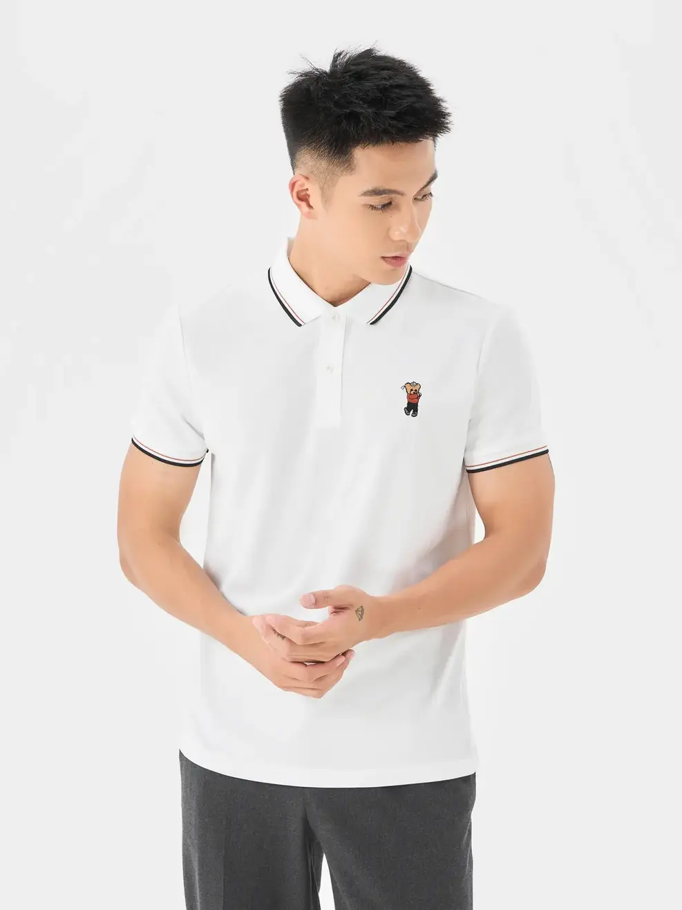 Polo Nam Cafe Dệt Tổ Ong Thêu Gấu - Trắng - M