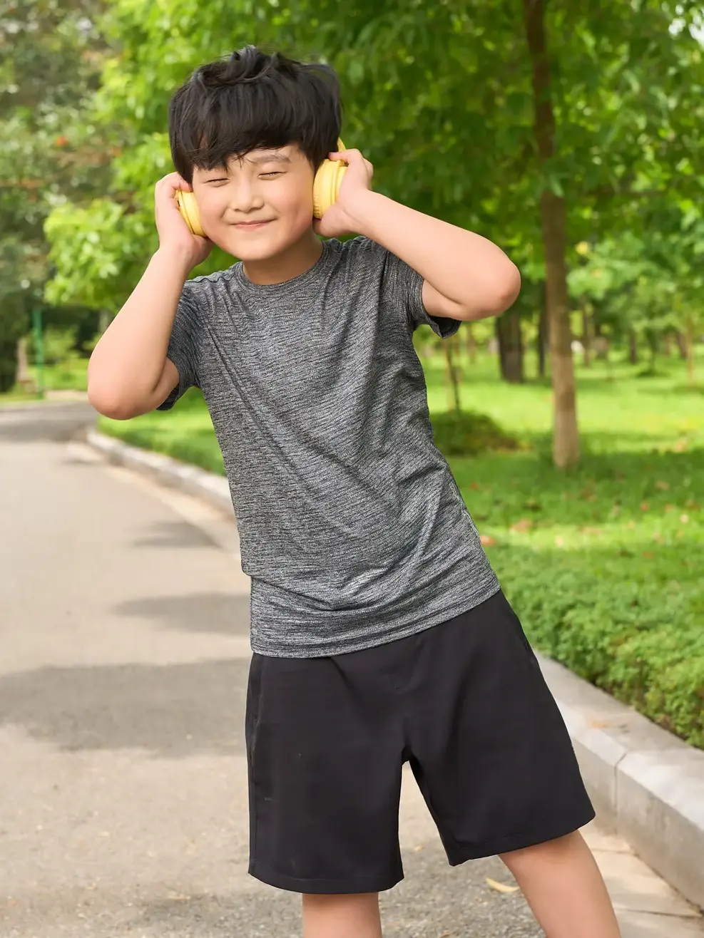 Bộ đồ kid thể thao in gấu áo - Đen - 8