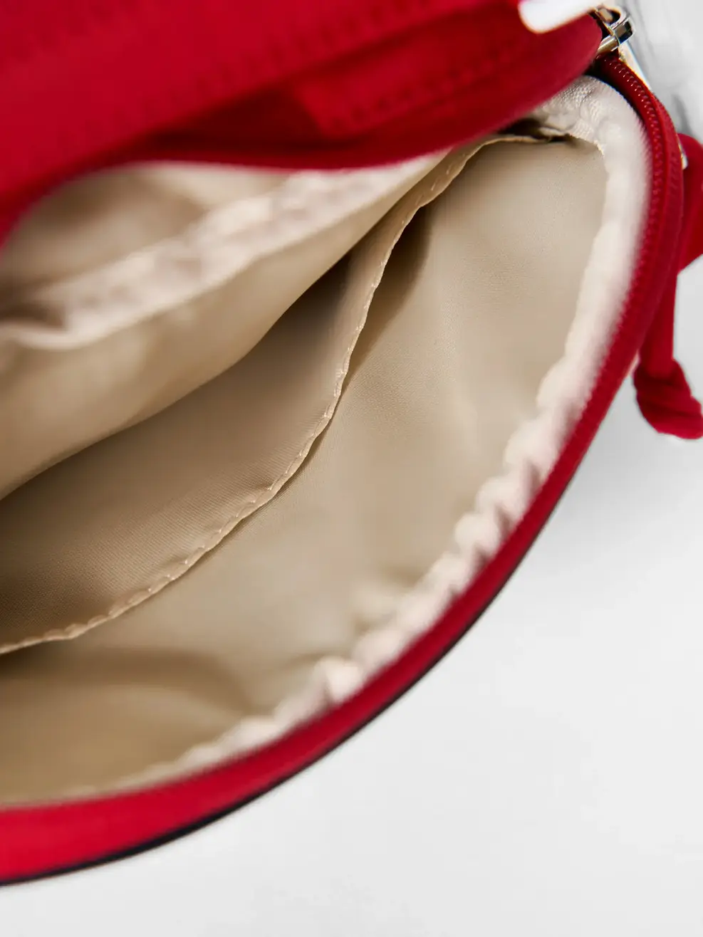 Túi Unisex Đeo Chéo Phối Nắp Túi - Đỏ