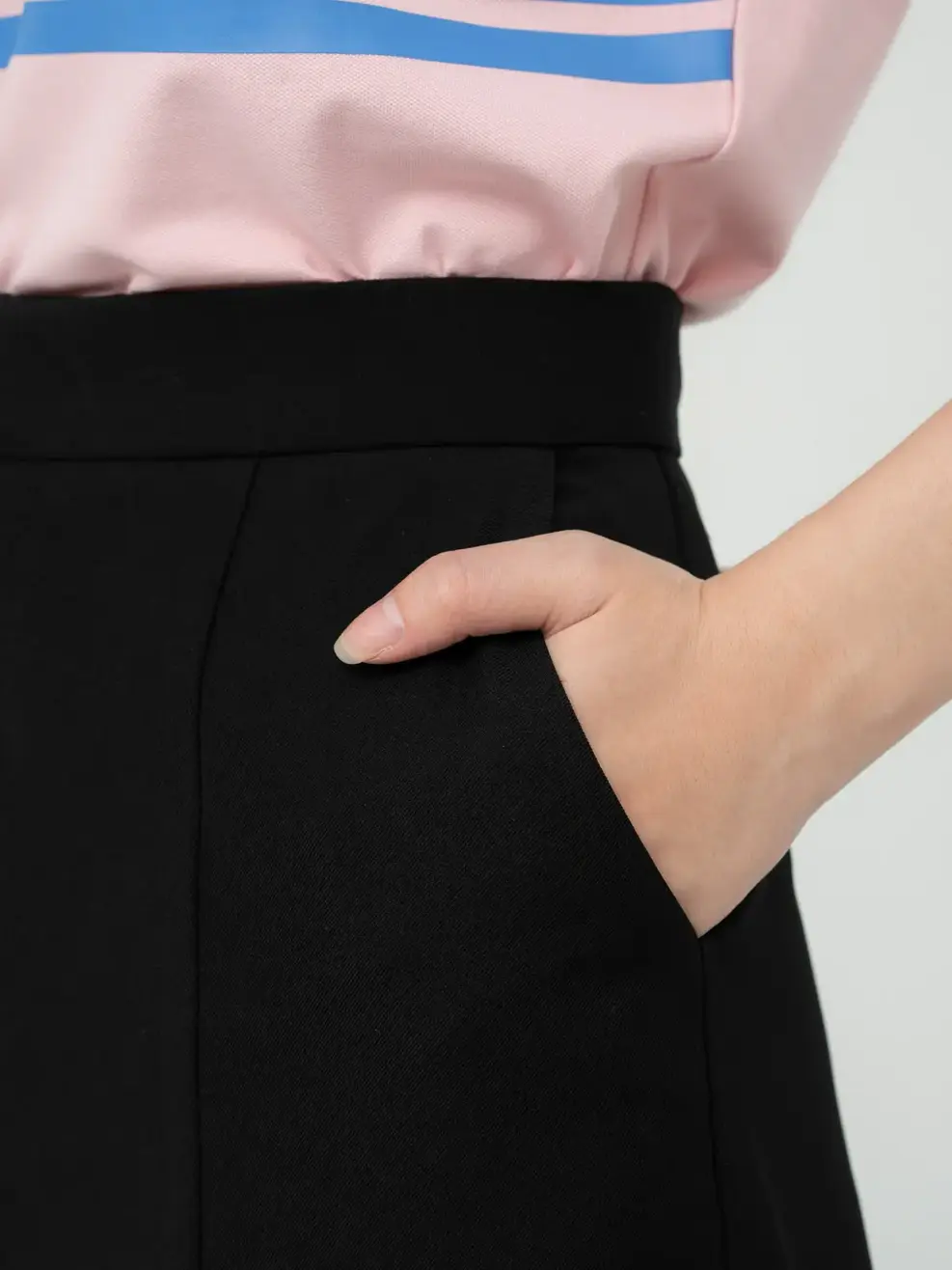 Quần Short Nữ Đai Cạp - Đen - S