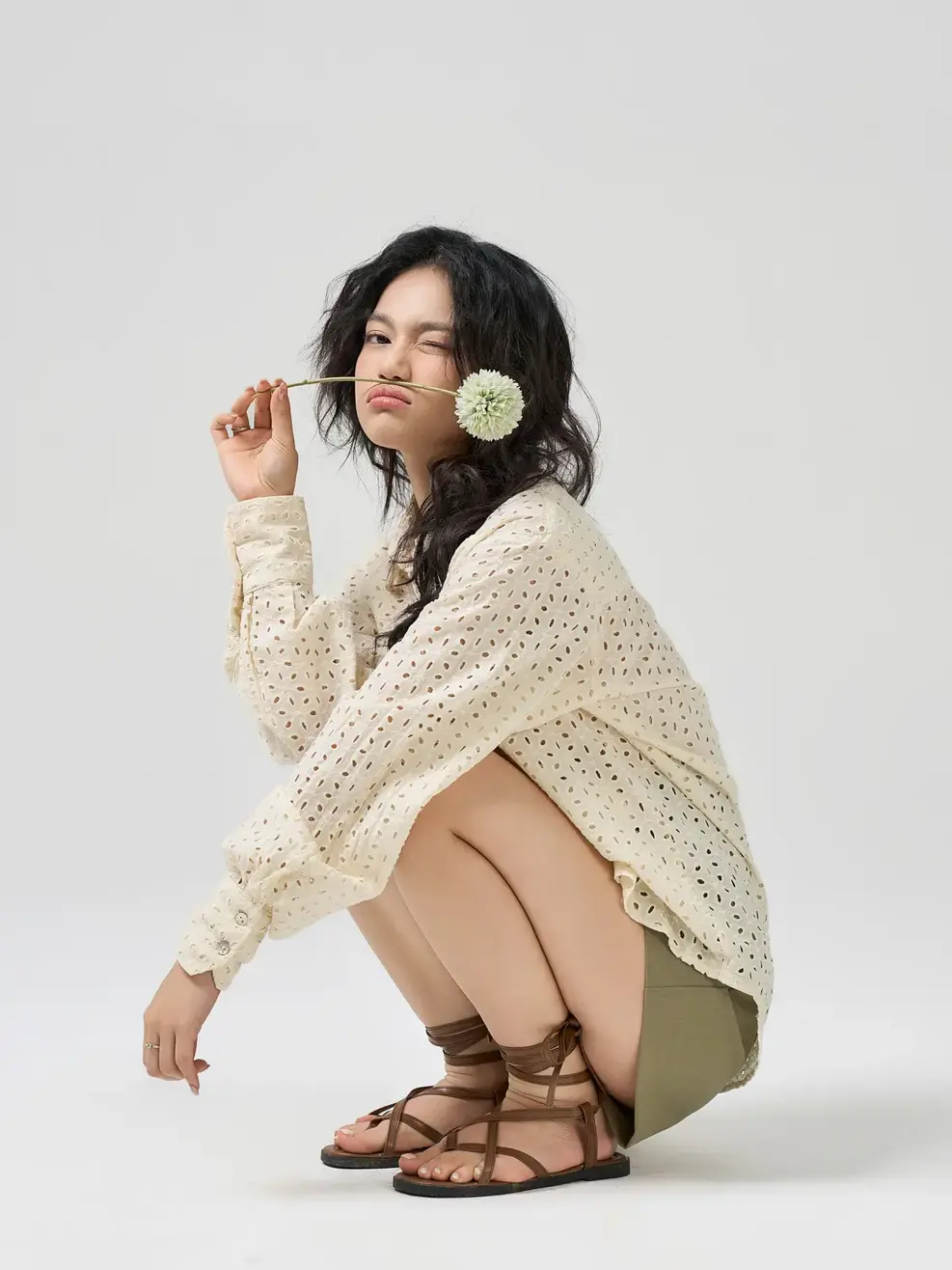 Áo Sơ Mi Dài Tay Nữ Ren Thêu Dáng Rộng - Be 001 - M