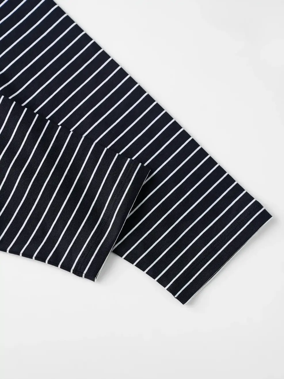 Áo Phông Nữ Kẻ Tay Dài - Kẻ Đen 084 - S