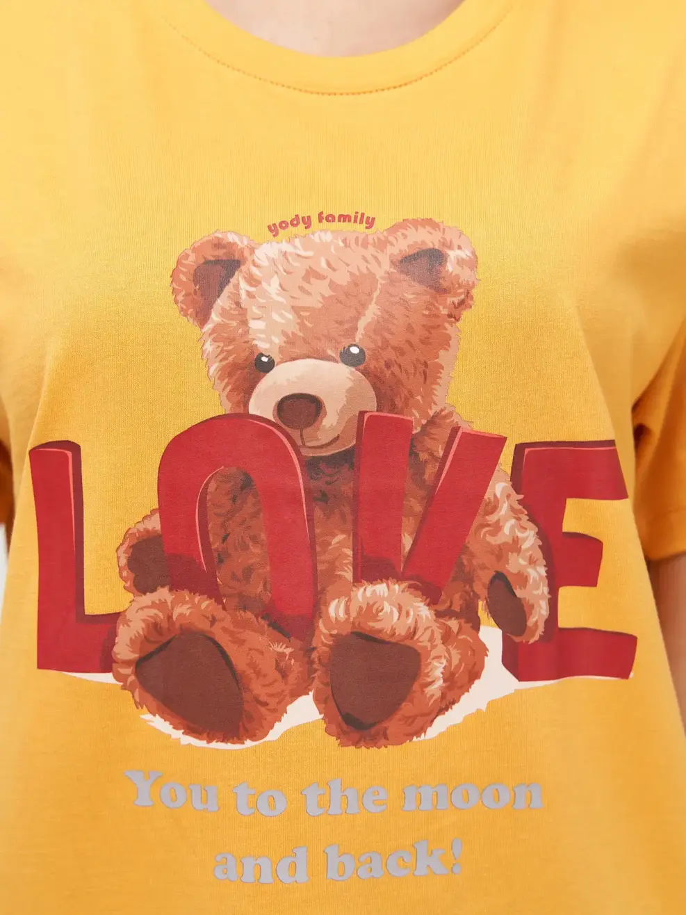 Áo thun nữ in gấu love - Vàng - L