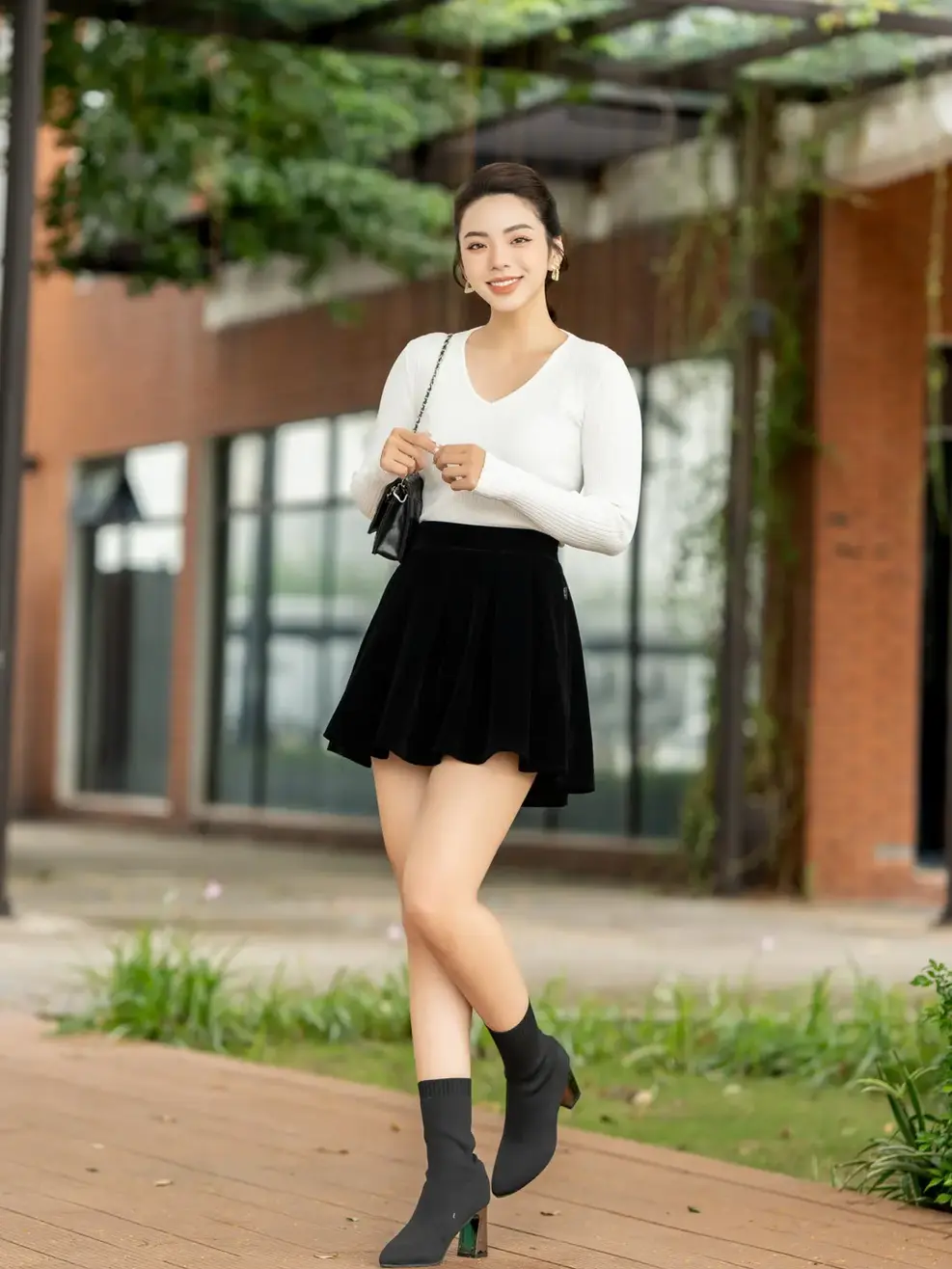 Chân váy nhung súp xoè - Đen - S