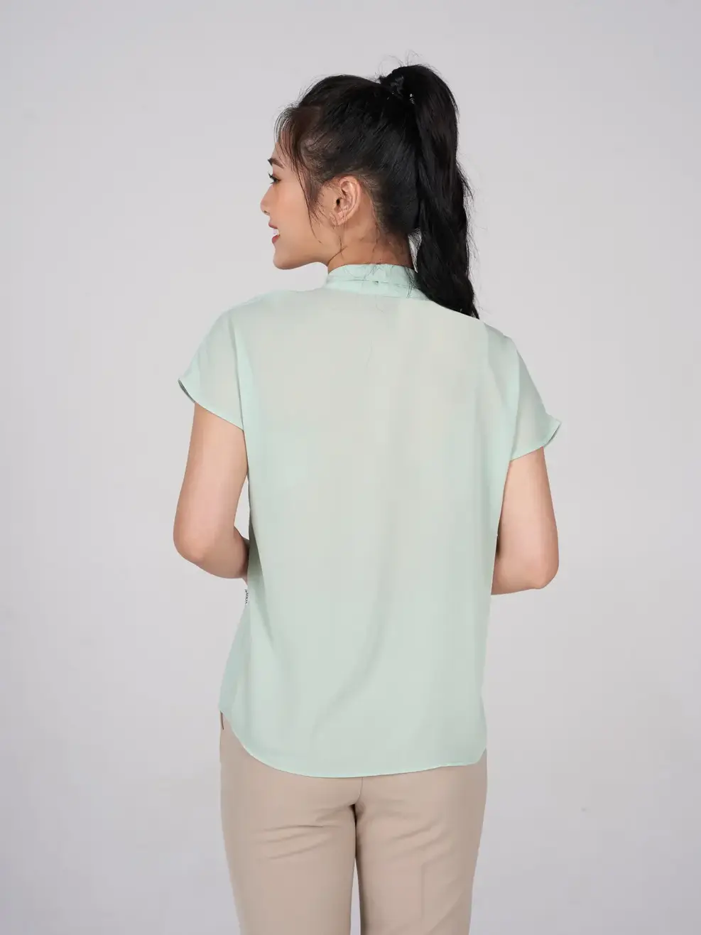 Sơ mi cộc tay nữ chờm vai cổ nơ - Xanh - XL
