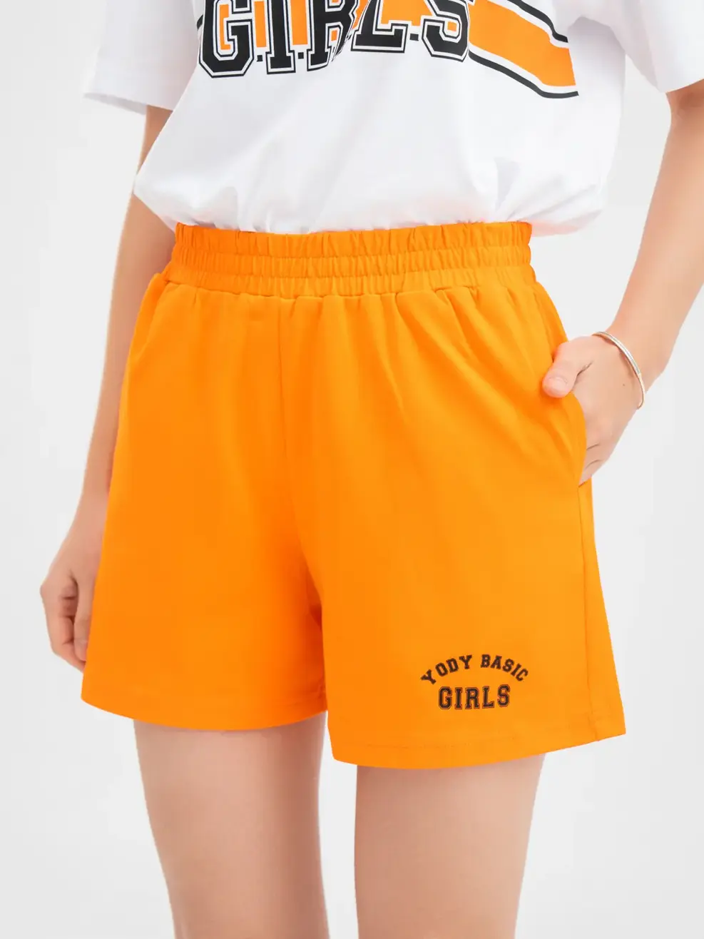 Đồ Bộ Nữ Dáng Rộng In Phối Ngực Bột Ngô - Trắng cam - S