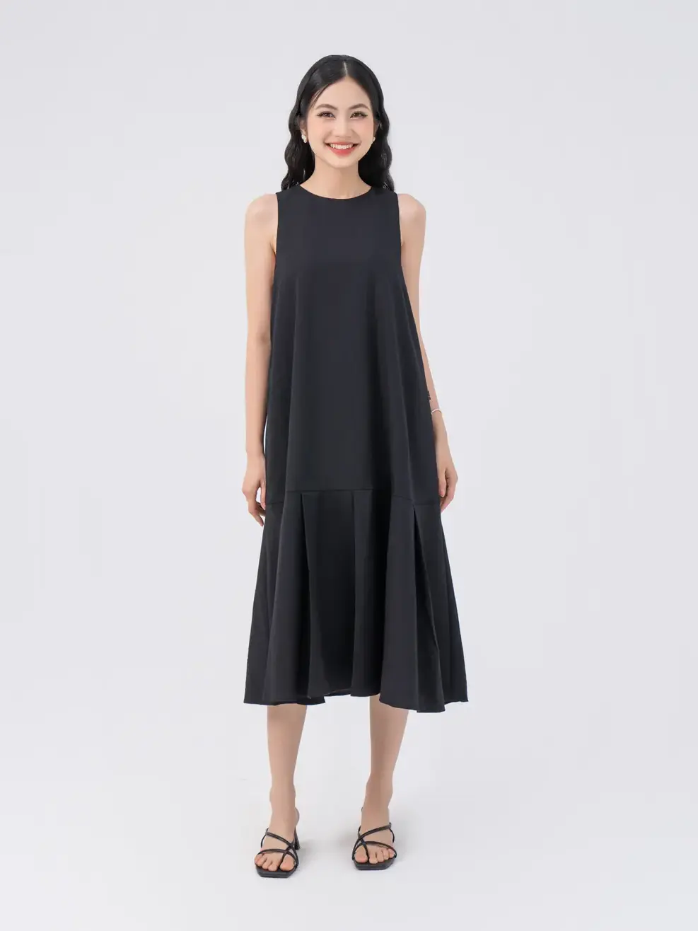 Váy Dáng A Xếp Ly Sát Nách - Đen - S