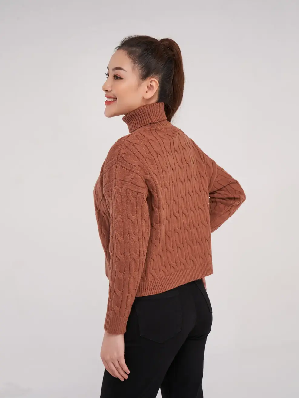 Áo len vặn thừng cổ lọ - Nâu - S