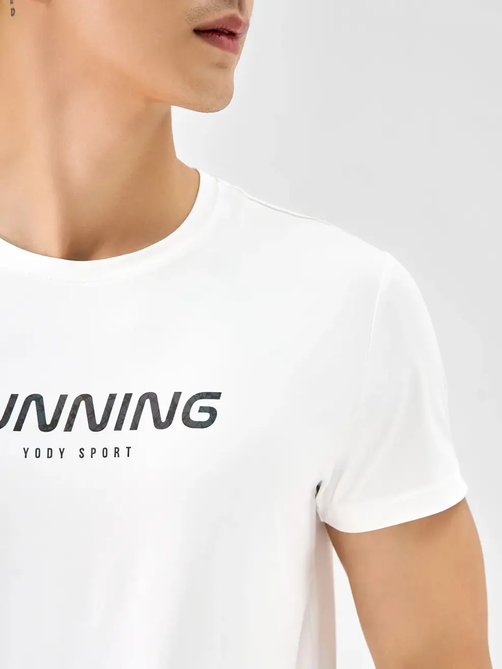 T-shirt Thể Thao Nam In Running - Trắng - M