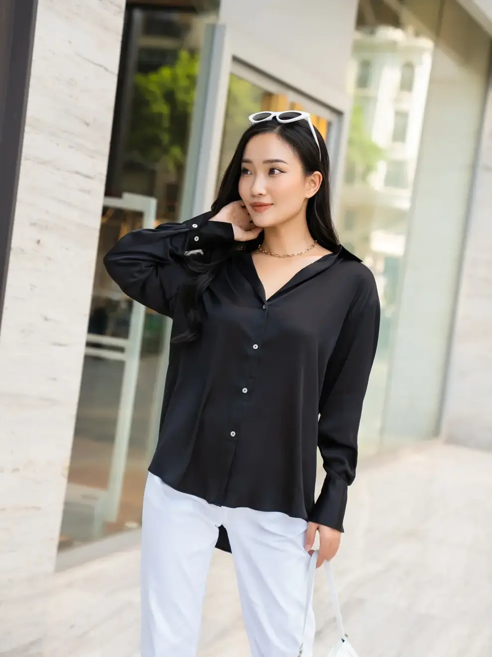 Áo sơ mi dài tay nữ lụa satin - Đen - S