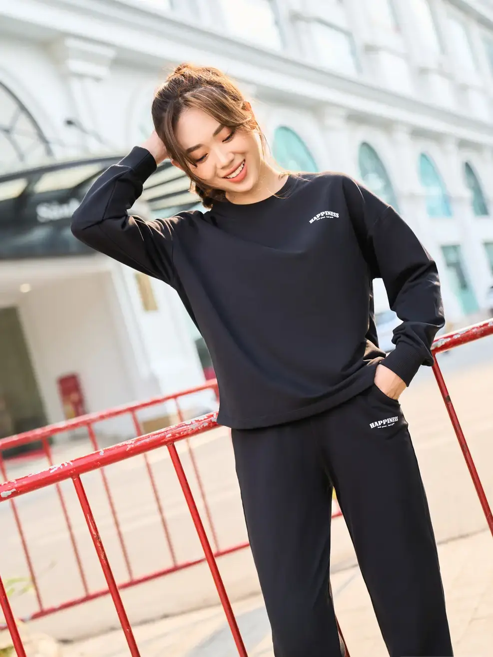 Bộ đông nữ nỉ in chữ HAPPINESS - Đen - S