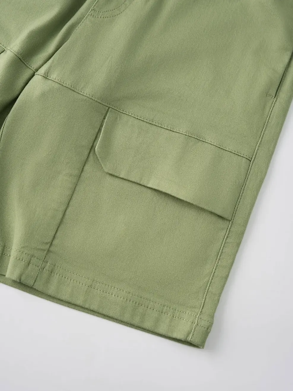 Quần Shorts Kaki Bé Trai Túi Hậu Ốp - Ôliu 006 - 8-9