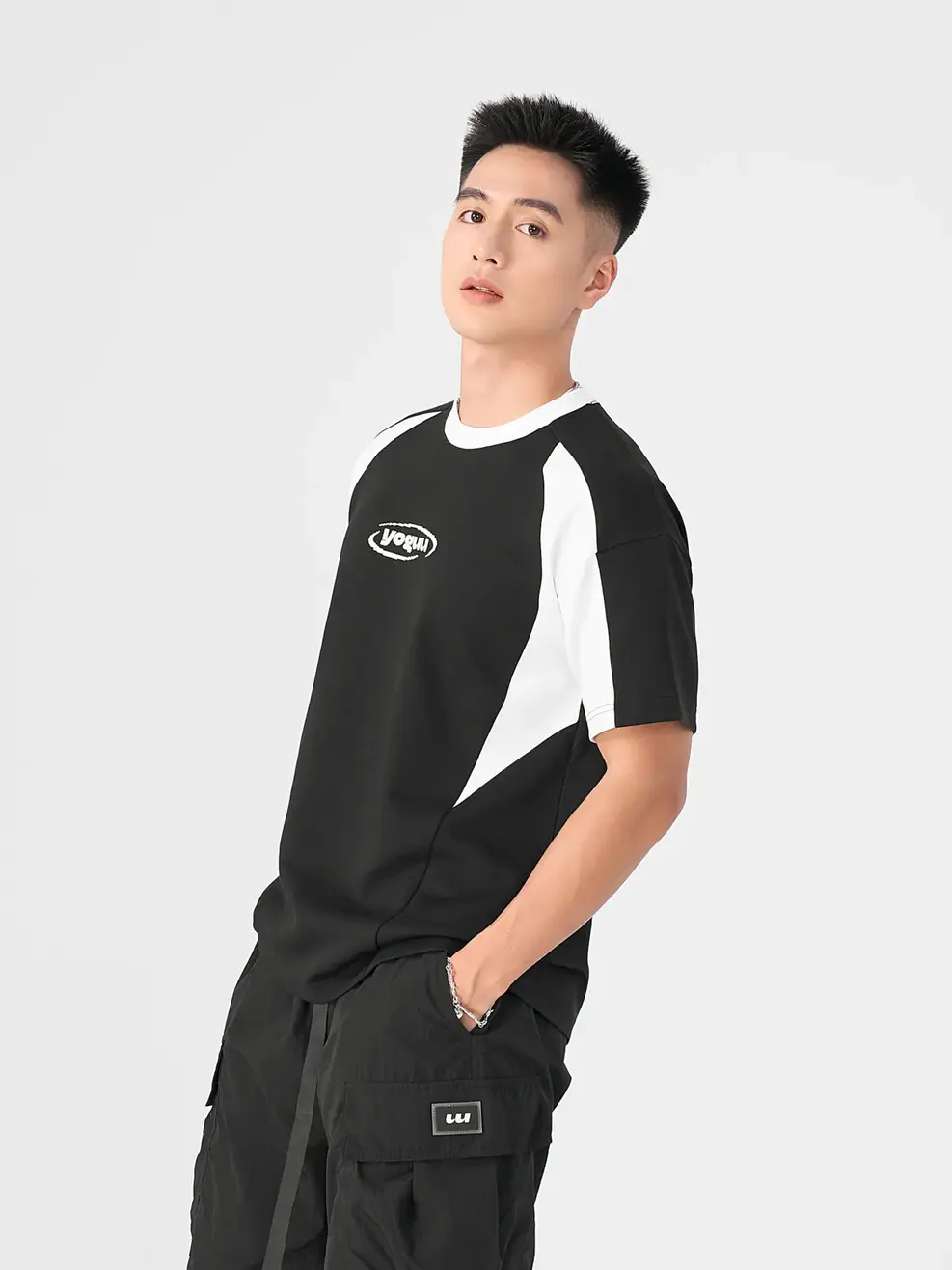 Áo T-shirt Yoguu Pha Phối In Tràn - Đen - 1