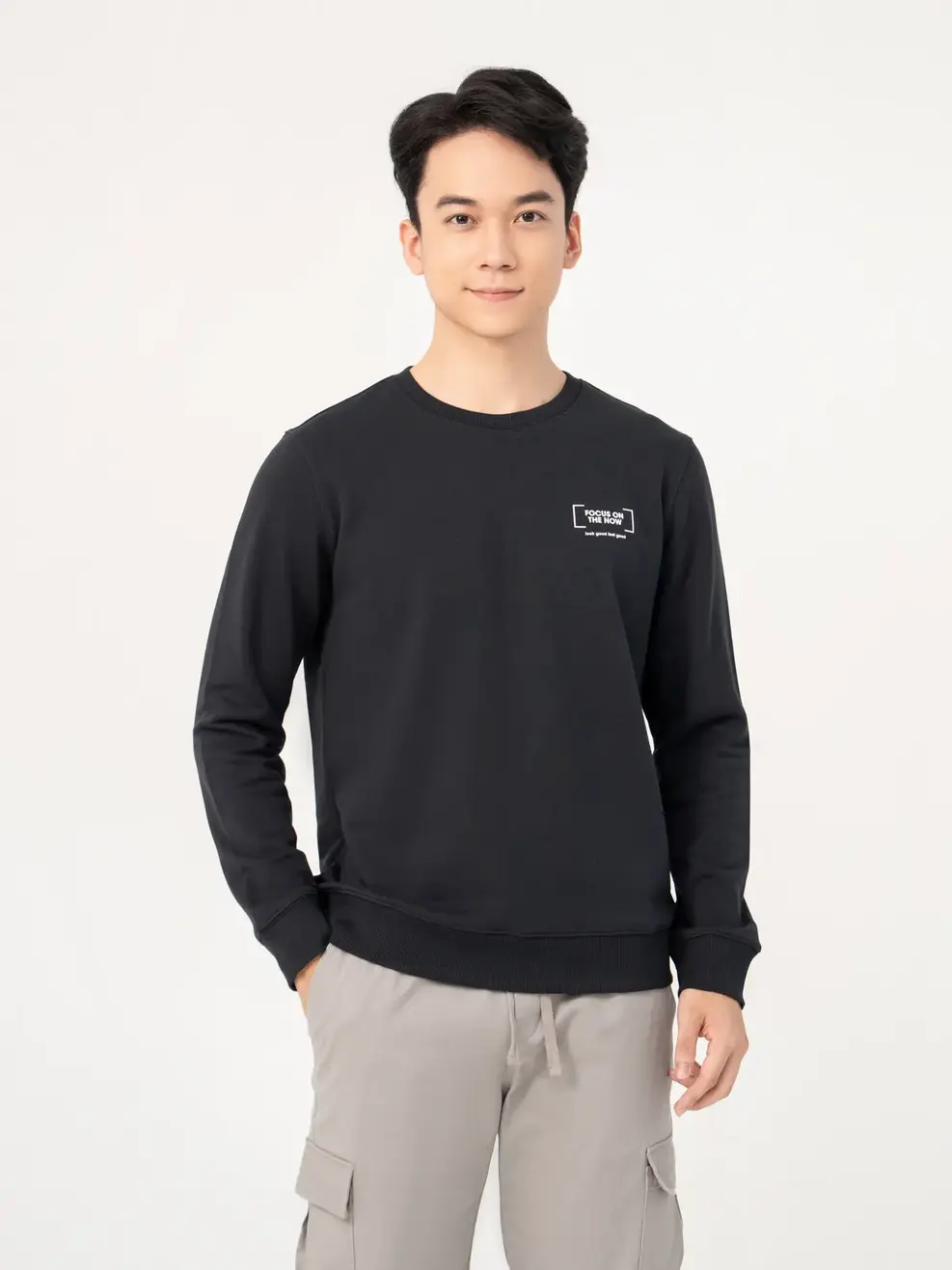 Áo Thun Đông Nam Nam Cơ Bản In Focus - Đen - L
