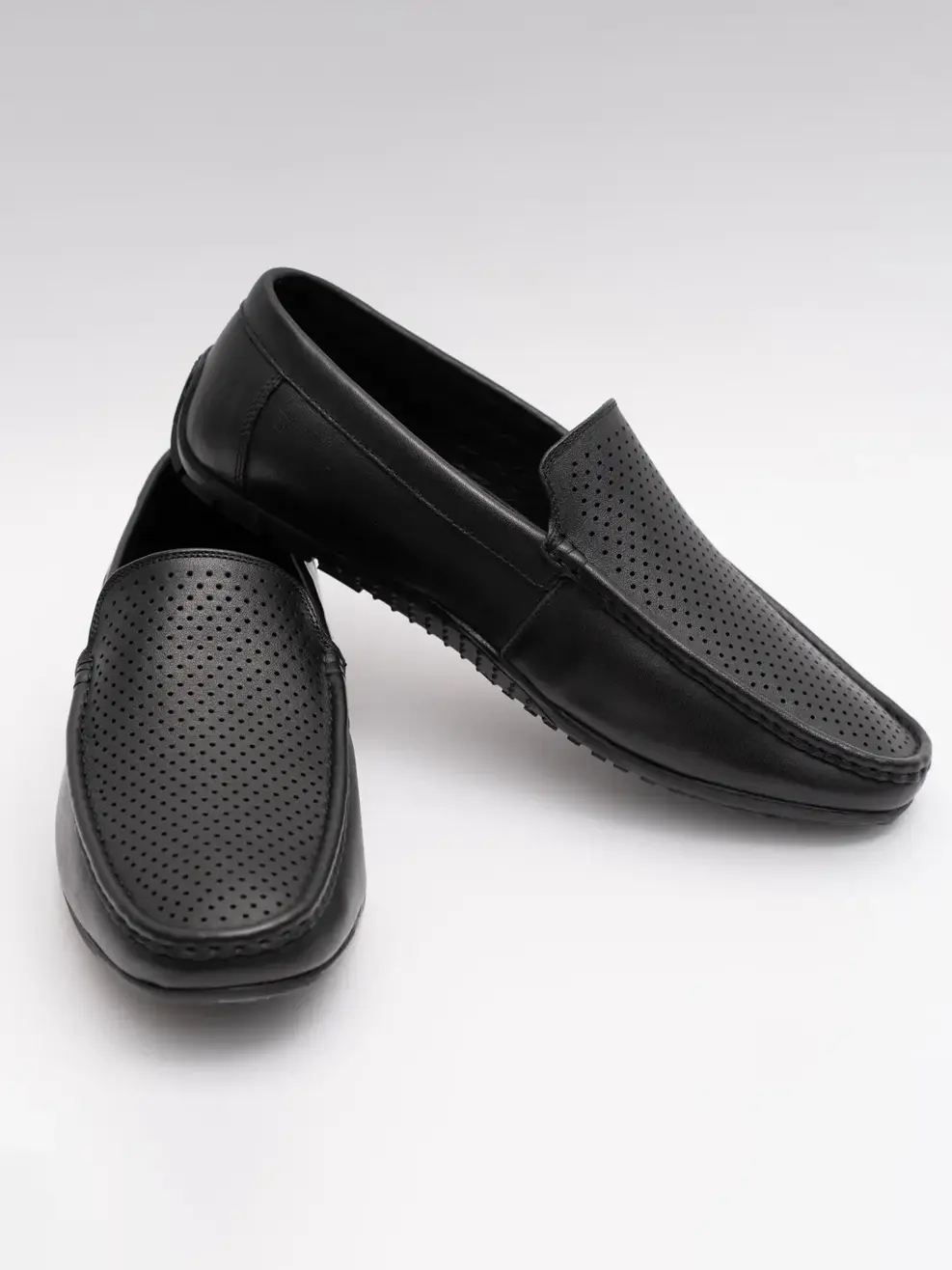 Giày Nam Moccasin Đục Lỗ Da Nappa - Đen - 39