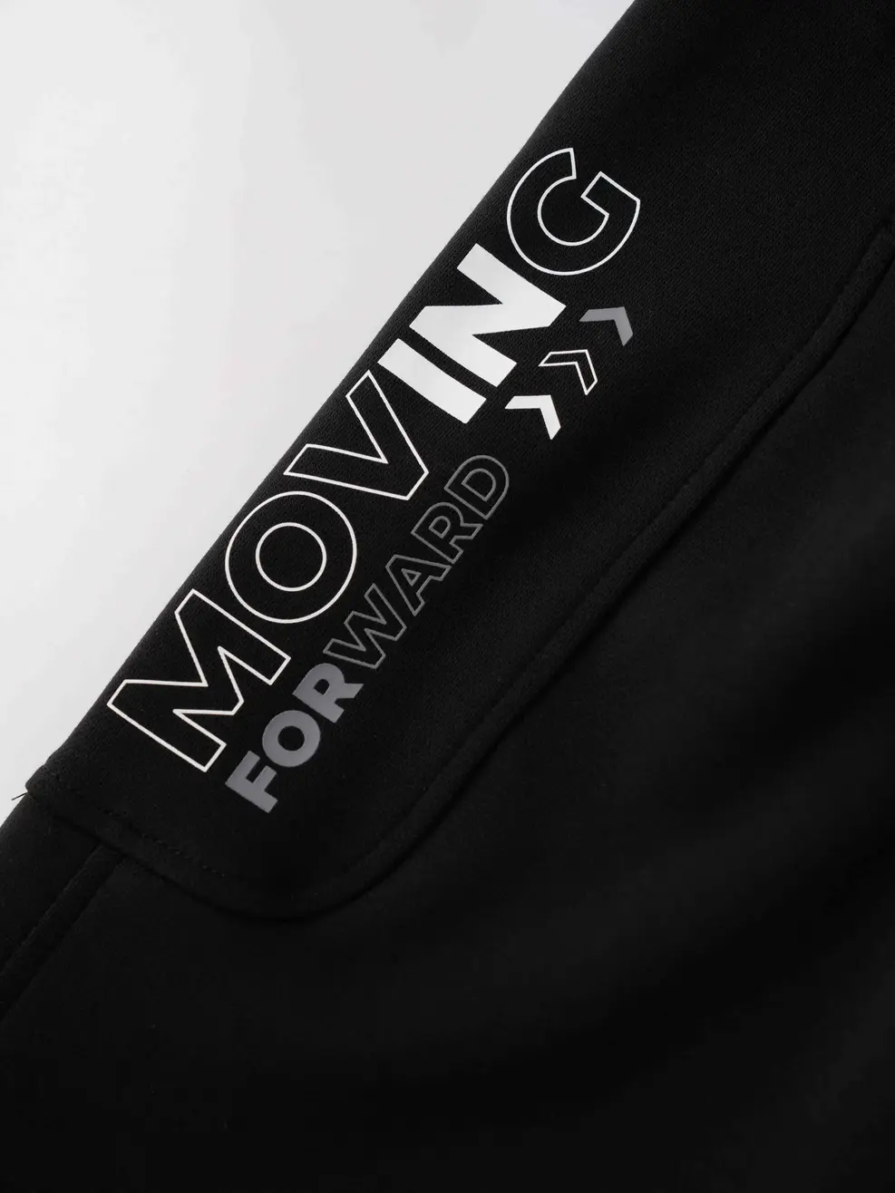 Quần Nỉ Kid Boy Moving Forward - ĐEN 002 - 110