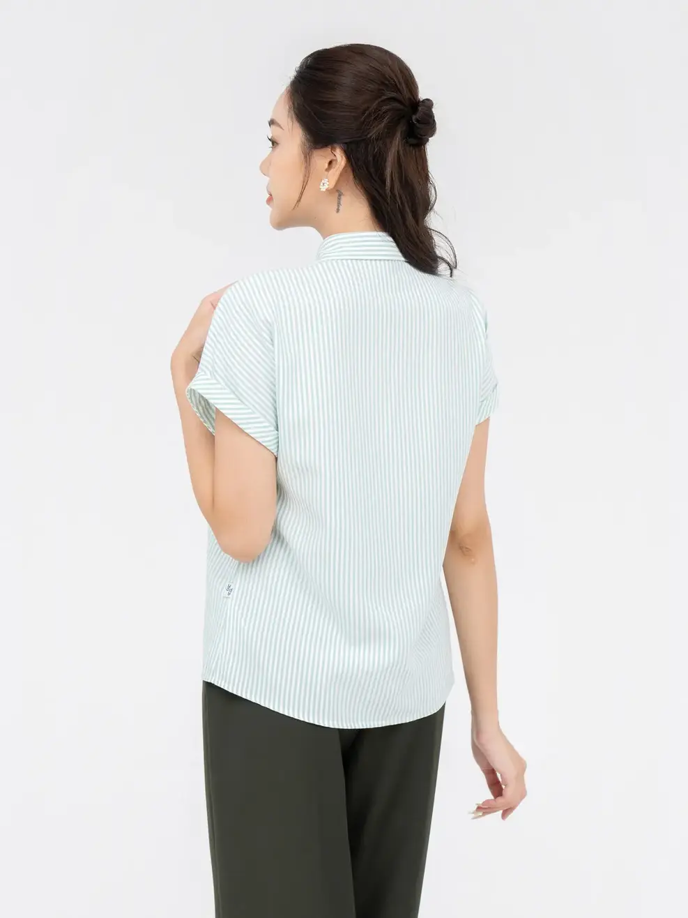 Áo Sơ Mi Tay Ngắn Nữ Nano Kẻ - Kẻ xanh lá - S