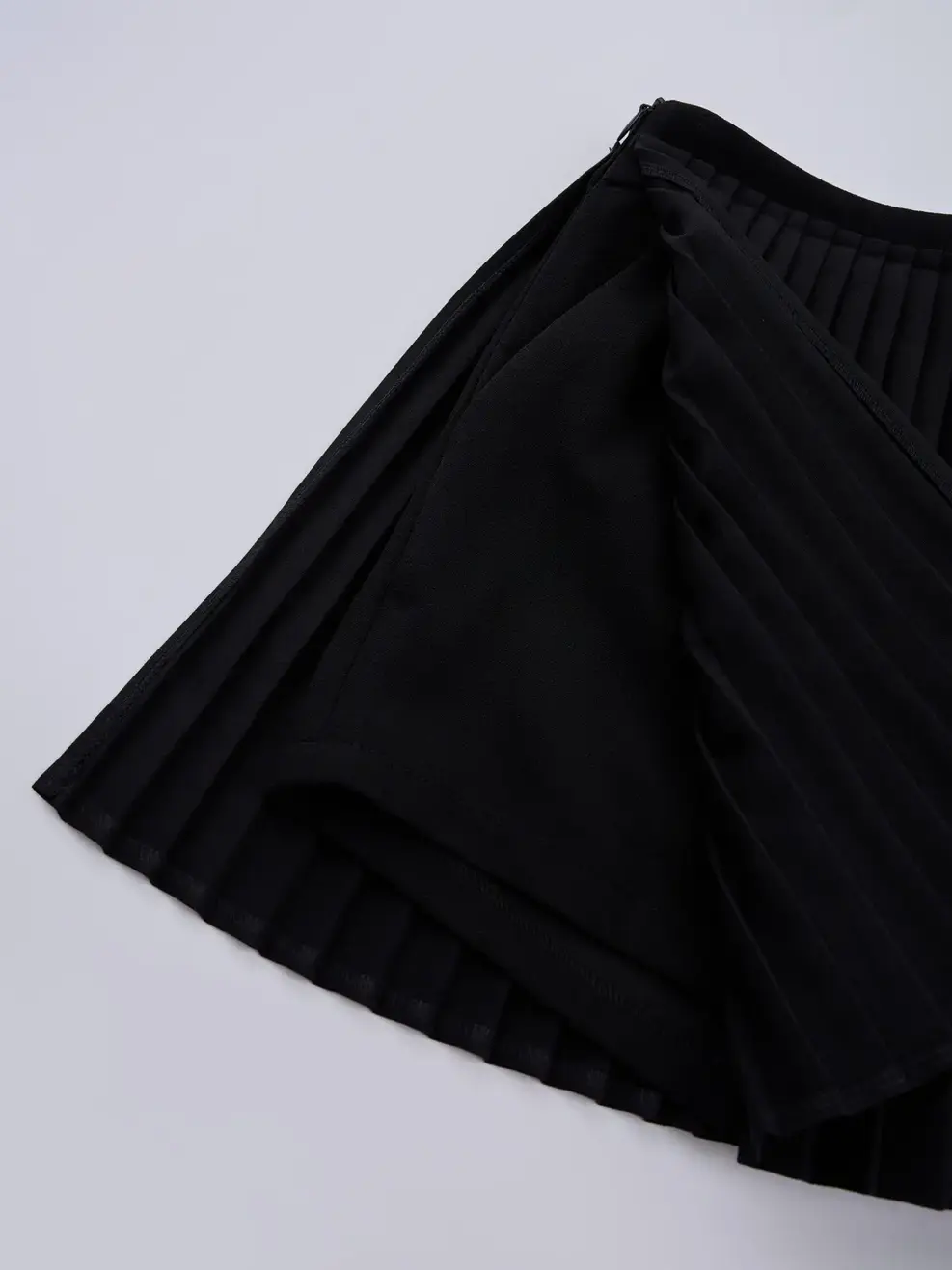Chân Váy Nữ Ngắn Dập Ly - Đen - S