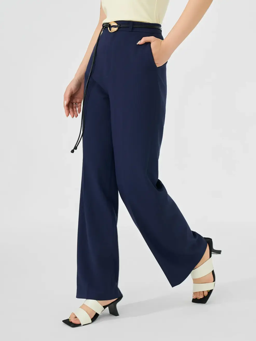 Quần Straight essential  - Tím Than 138 - S