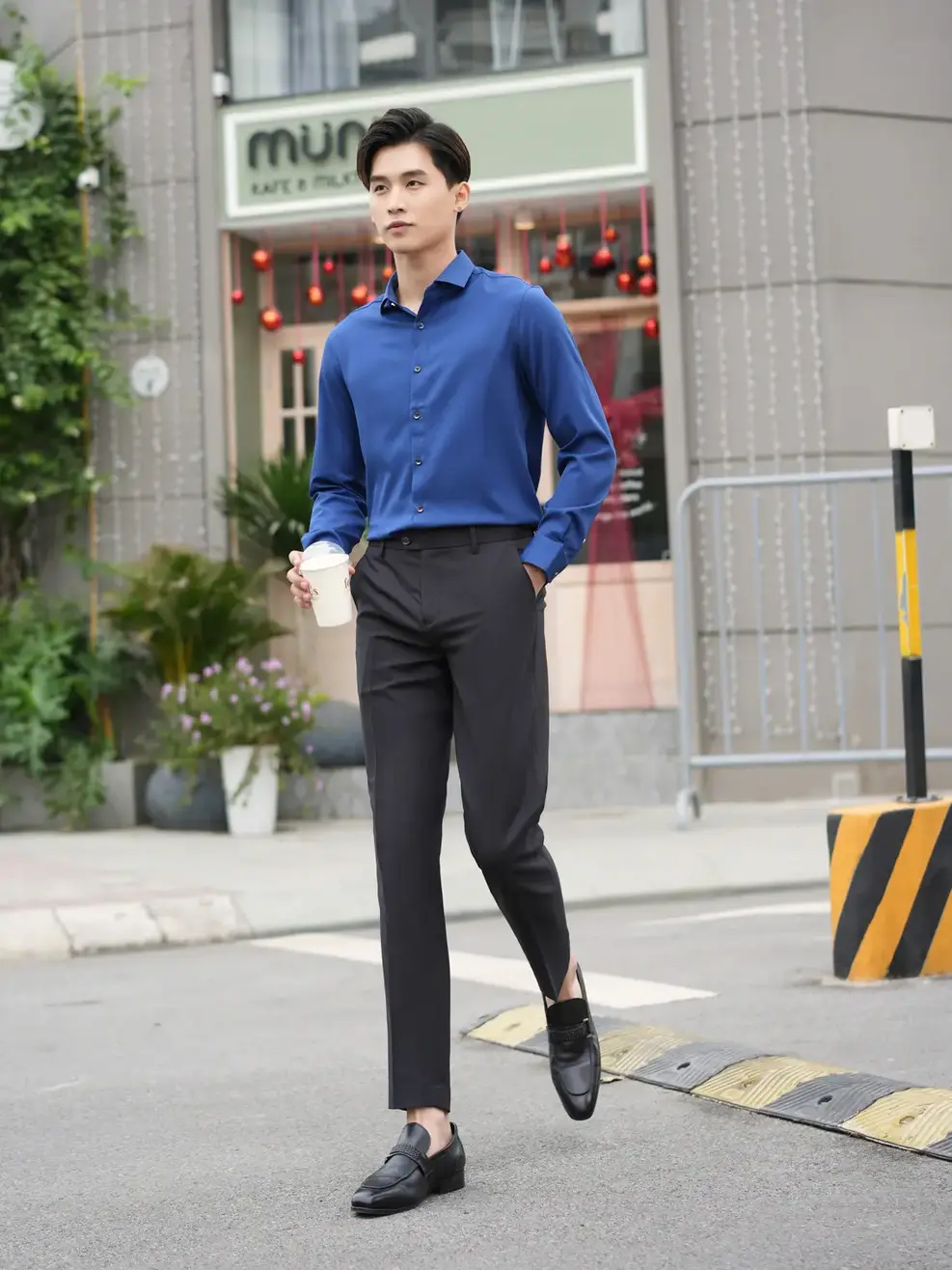 Quần âu nam slim dáng ngắn - Đen - L