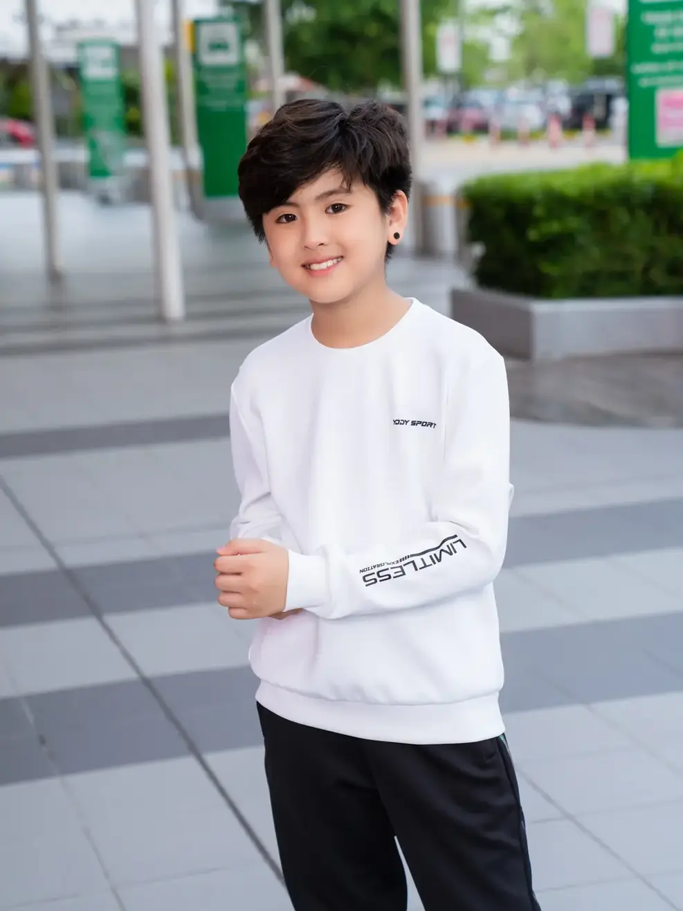 Áo Thun Thể Thao Trẻ Em Nỉ In Limitless - Trắng - 14