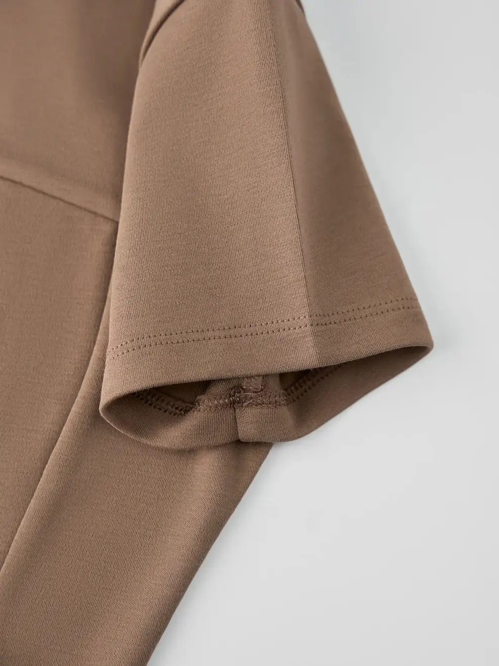 Áo Phông Nữ Bổ Thân Gắn Tag Kim Loại - Màu nâu 015 - S