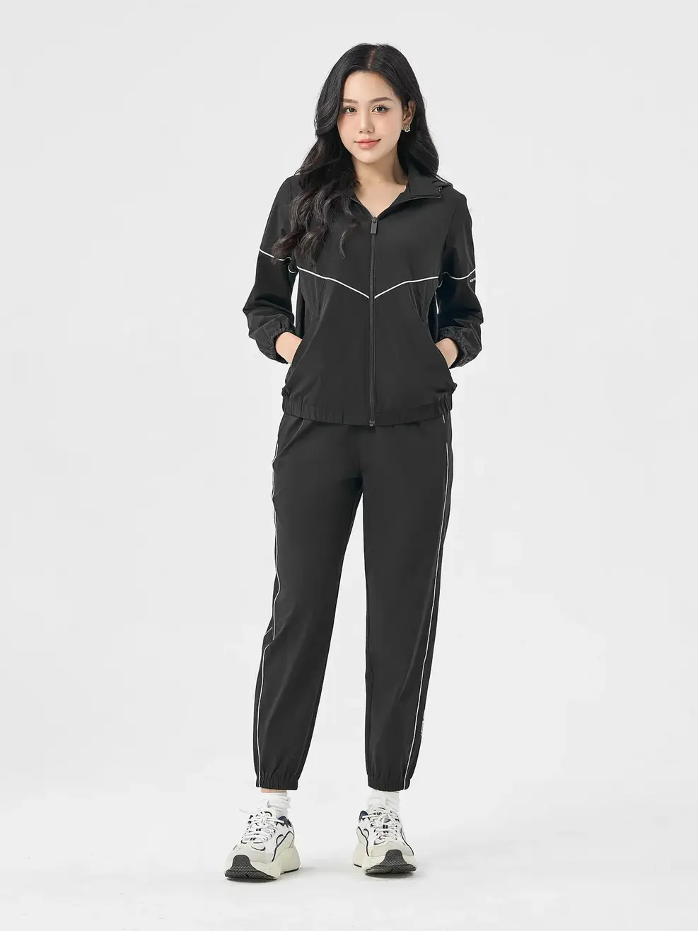 Bộ Đồ Thể Thao Nữ Gió Phối Lé - Đen - S