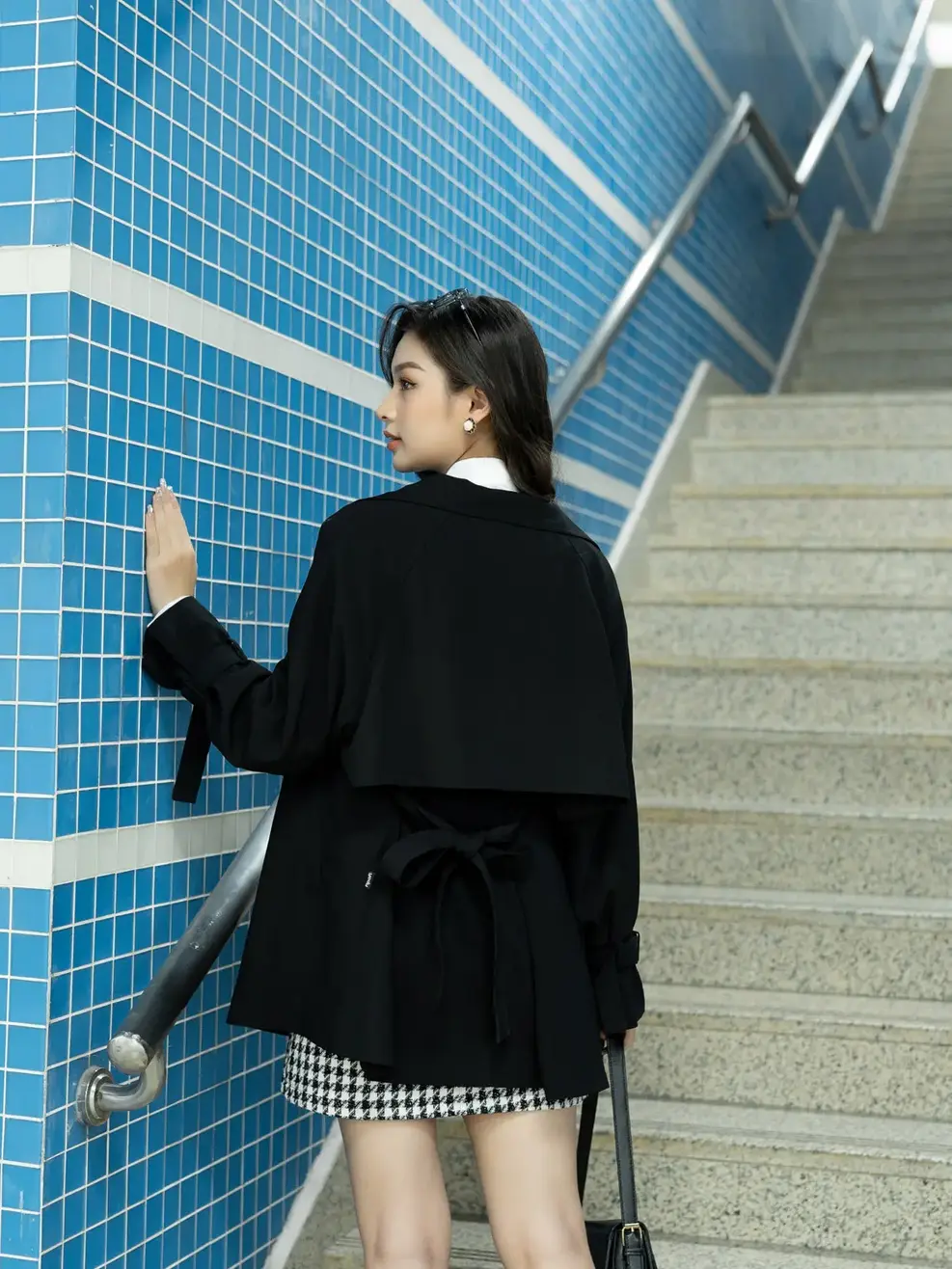 Áo Măng Tô Nữ Ngắn Đai Buộc Eo - Đen - S