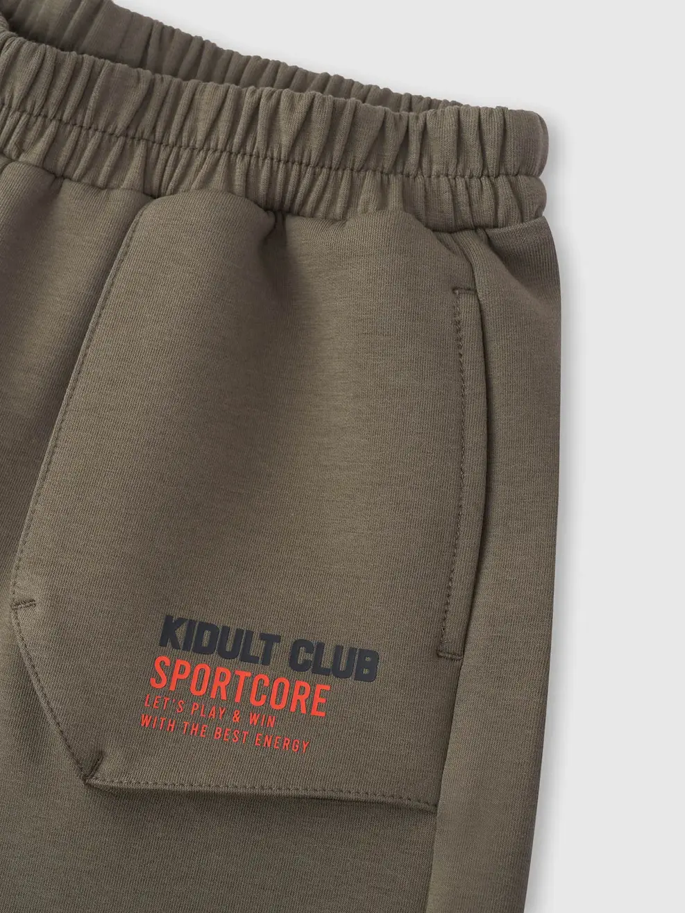 Quần Shorts bé trai túi ốp kidult club - RÊU 035 - 110