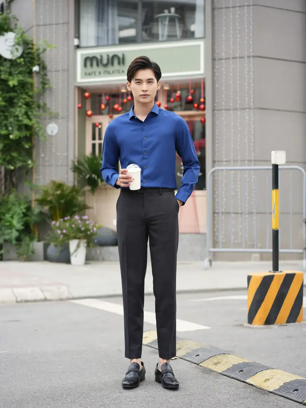 Quần âu nam slim dáng ngắn - Đen - L