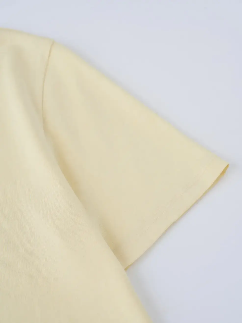 Áo Phông Nữ Regular Cổ Tim - Vàng 023 - S