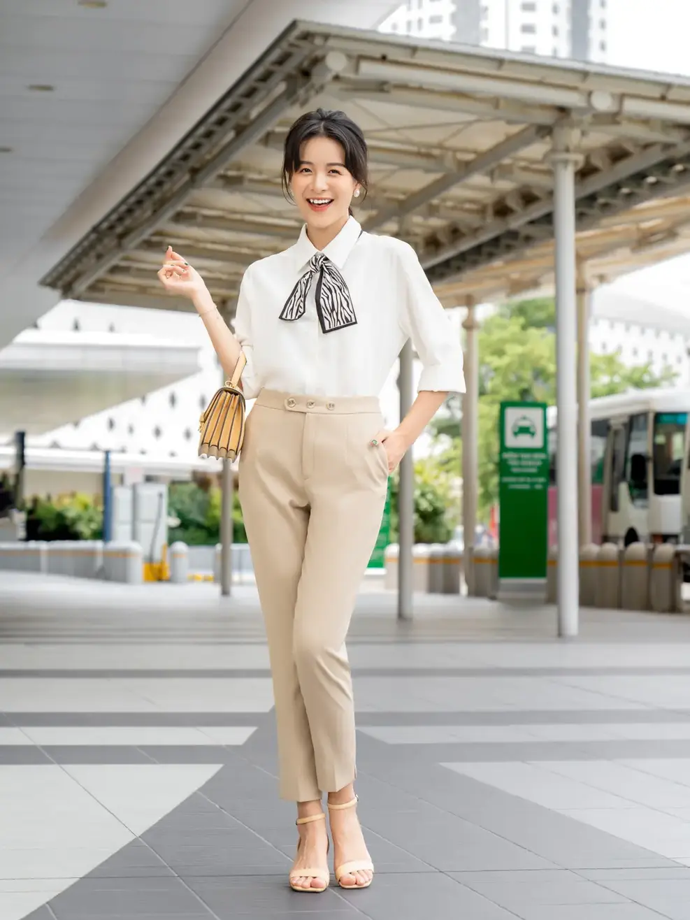 Quần âu nữ côn ống 3 cúc - Be - S