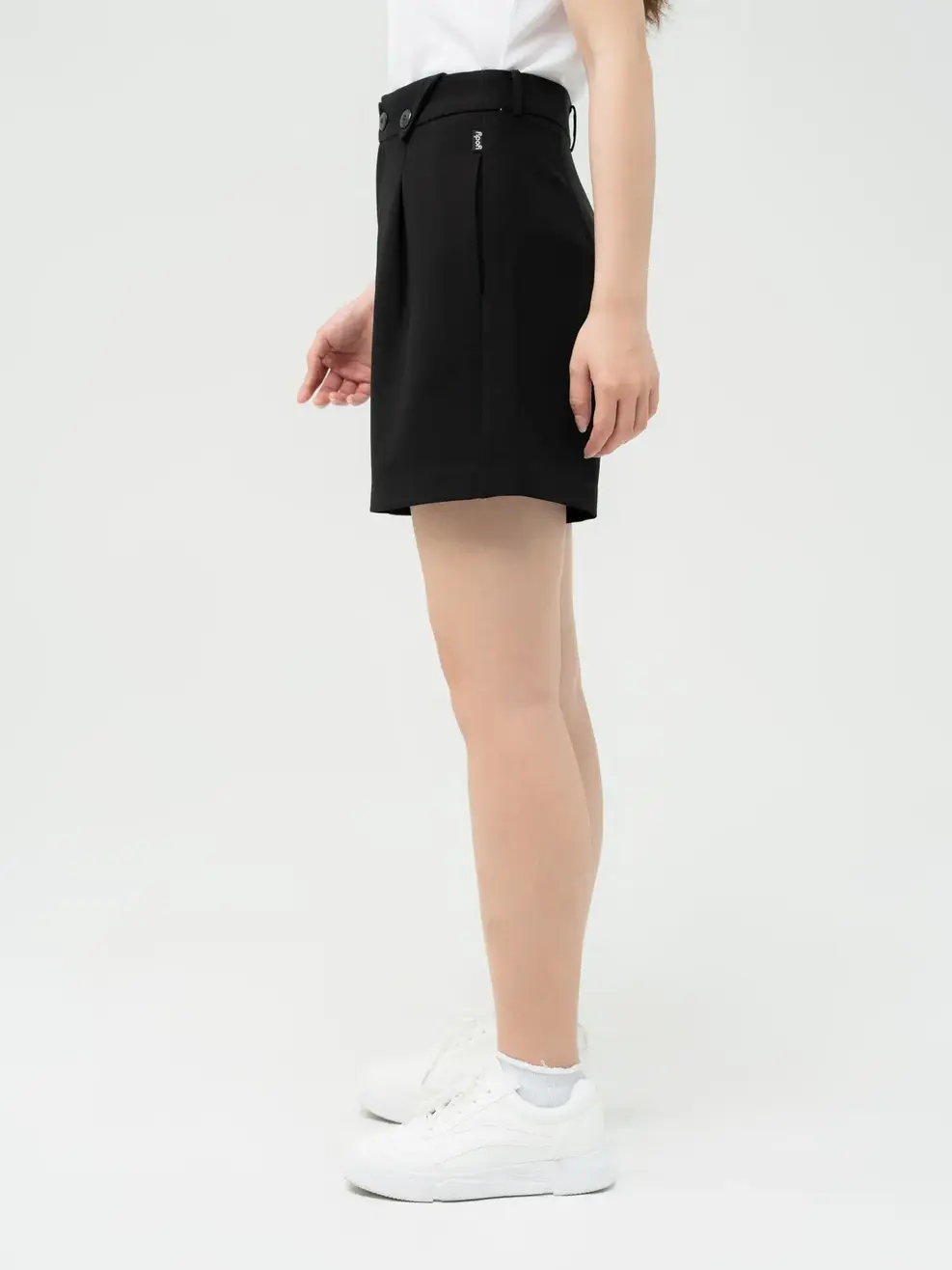 Quần Short Nữ Nắp Túi Cạp - Đen - S