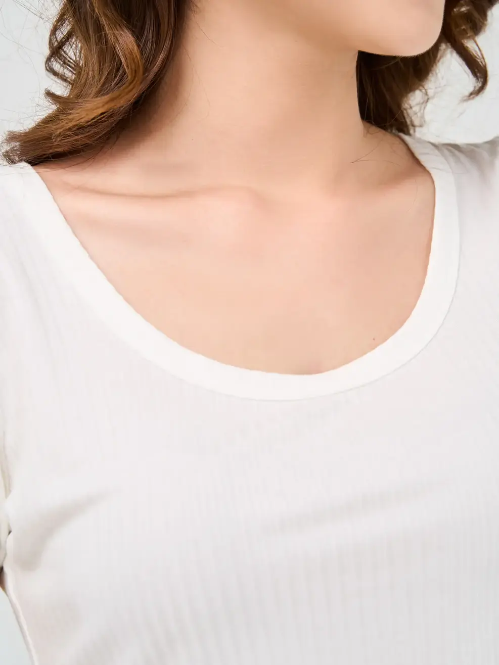 Áo thun cổ vuông - Trắng - XL