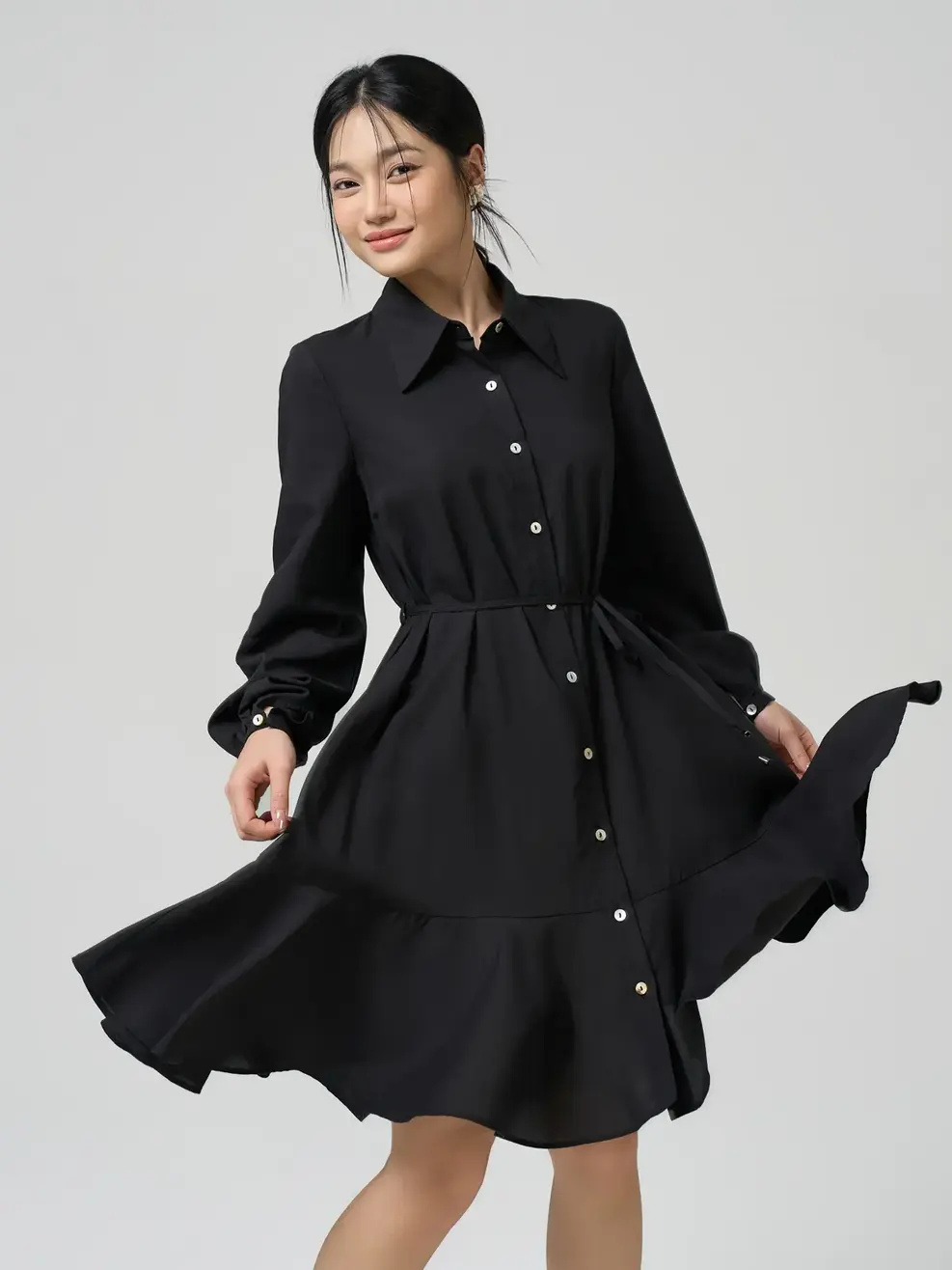 Váy Liền Cổ Đức Đai Eo Xòe Tâng 2 - Đen 001 - M