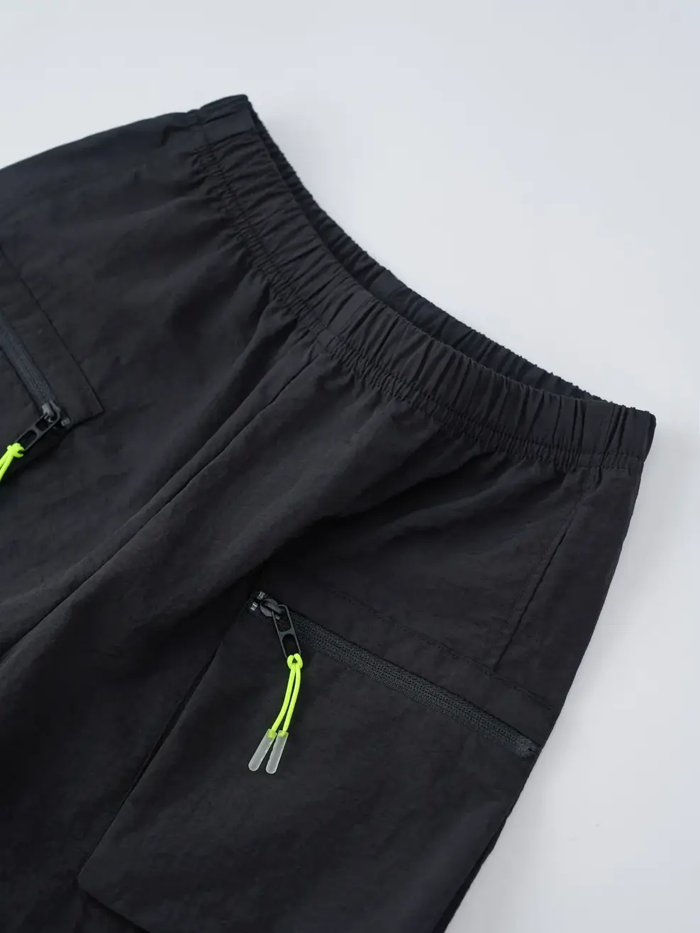 Quần Shorts Bé Trai Túi Hộp Khoá Phối - Đen 001 - 2-3