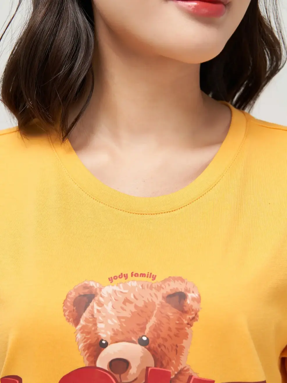 Áo thun nữ in gấu love - Vàng - L